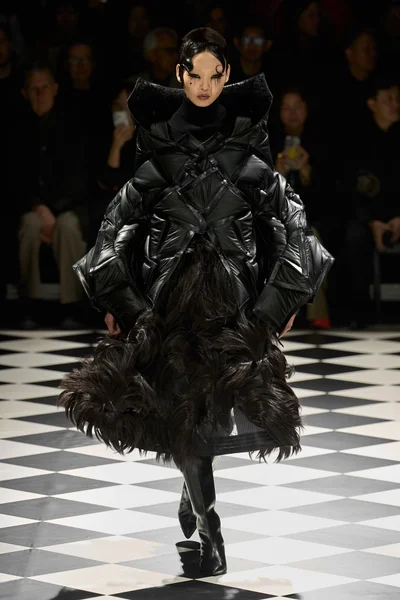 Look 14